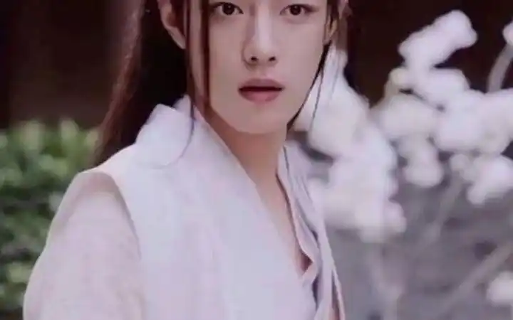 原来是莫玄羽啊,看来挺骚的嘛.真不愧是妖精#肖战陈情令