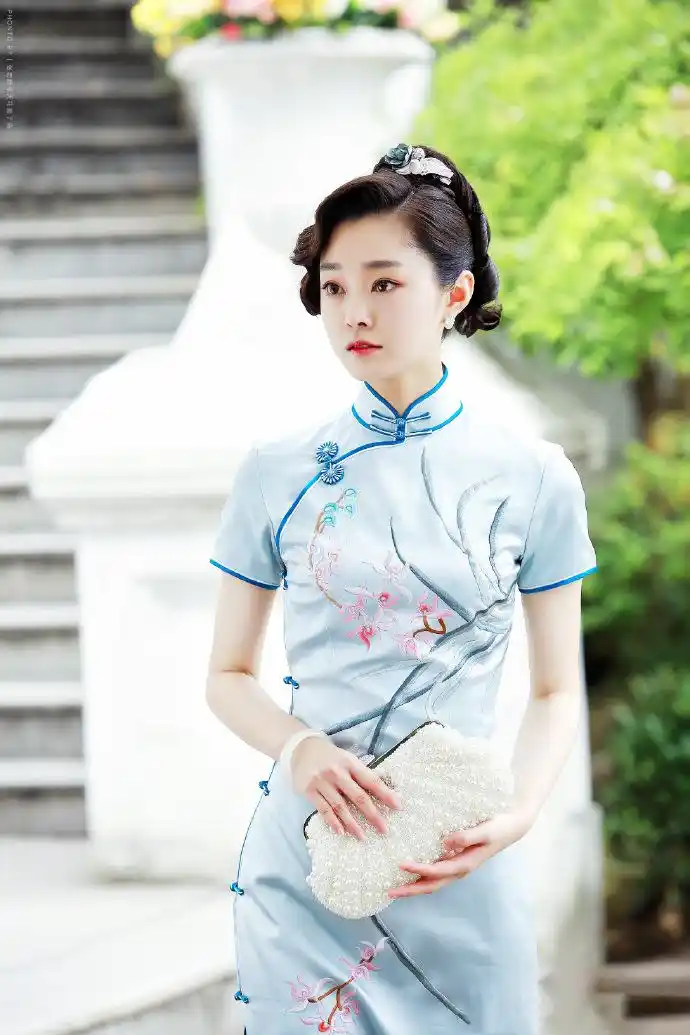 有一种"古典美人" 叫宋轶穿旗袍!