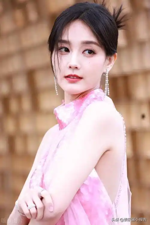 男演员火不火就看能不能和李沁,李一桐合作,肖战李沁新剧来了_影视剧