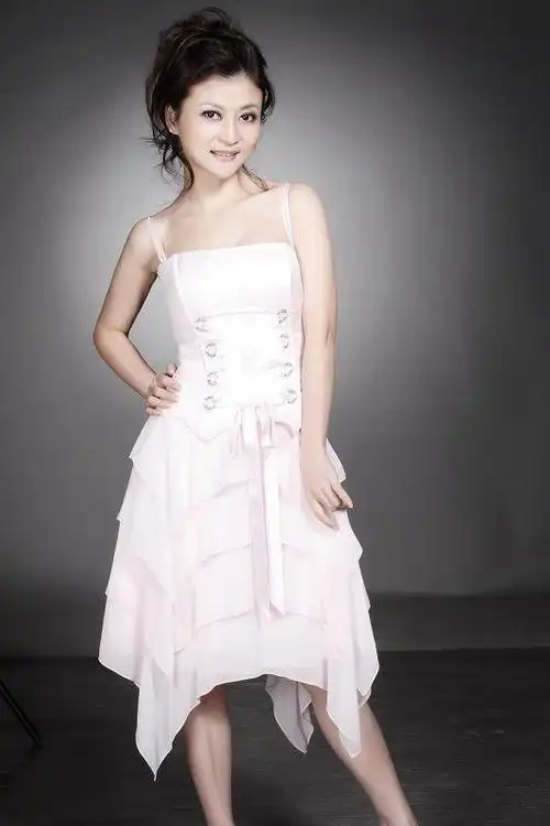 朱晓琳(中国内地女歌手)_尚可名片