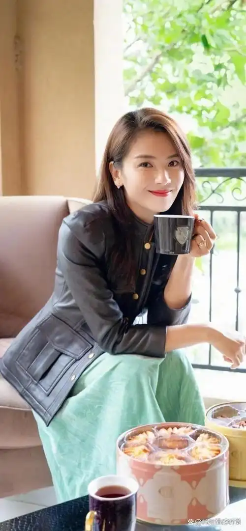 刘涛"国民贤妻"到"霸总安迪"如今现身米兰"超凡脱俗"