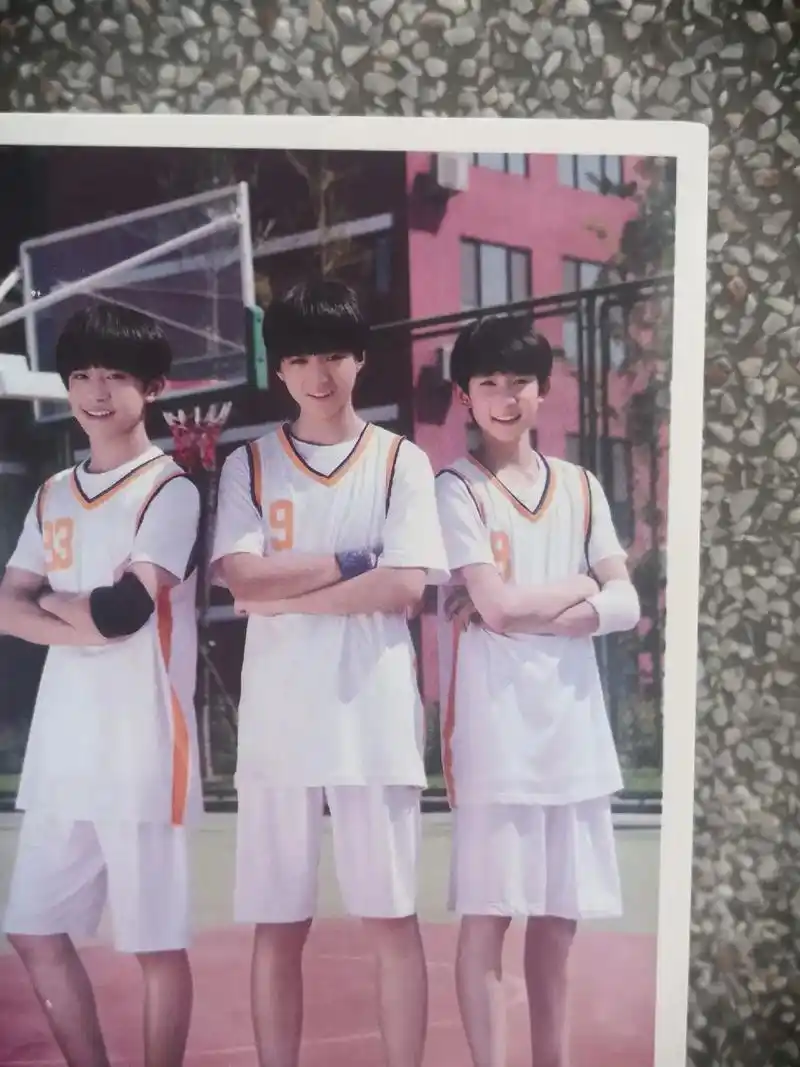 翻到了古早的照片#tfboys - 抖音