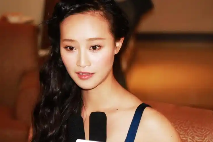 蓝盈莹生活写真照-明星库-中国时尚网