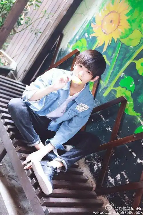 除开争议谈谈我们的少年时代中薛铁扮演者刘俊昊的颜