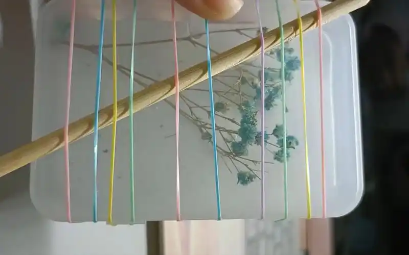 用皮筋做了个简易乐器