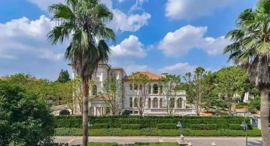 上海十大顶级别墅豪宅(上海10大豪宅别墅区排行)-图1