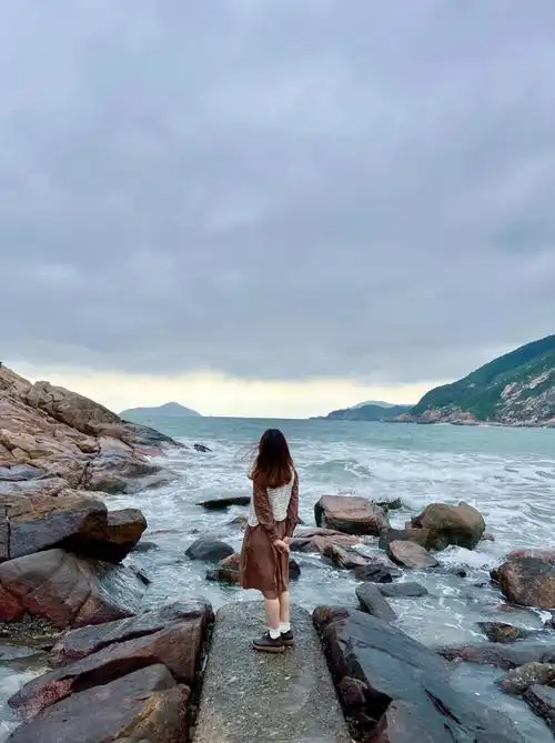 阴天的石澳泳滩