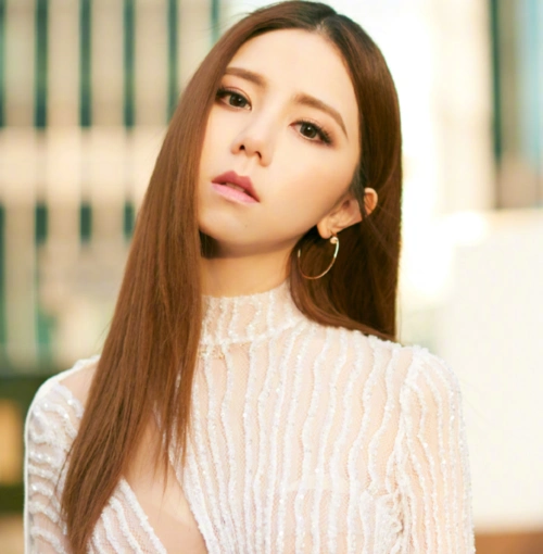 邓紫棋参加了非常多的综艺节目,大家也更加深入的了解到了这个可爱的