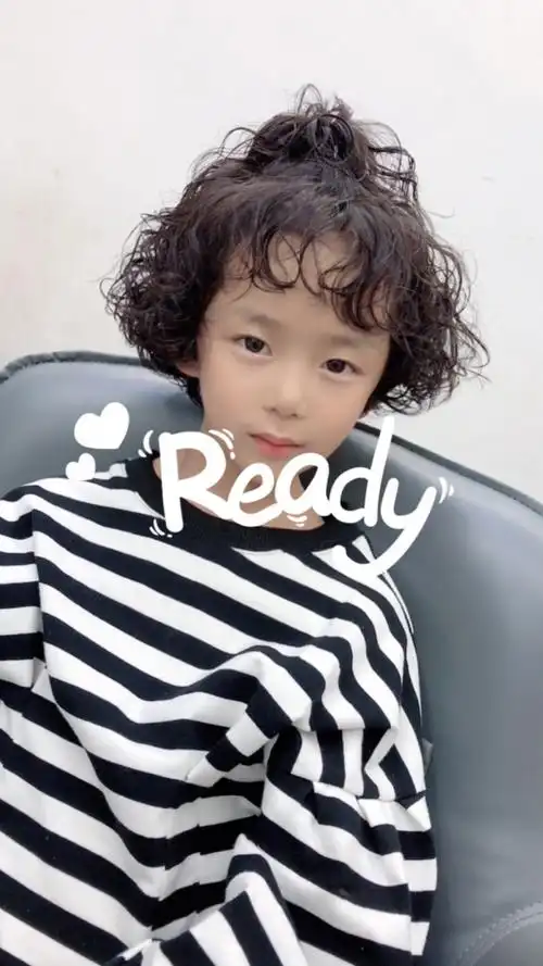 儿童烫发羊毛卷,女孩子童年必须要烫个头发留个纪念,你家宝贝烫了吗