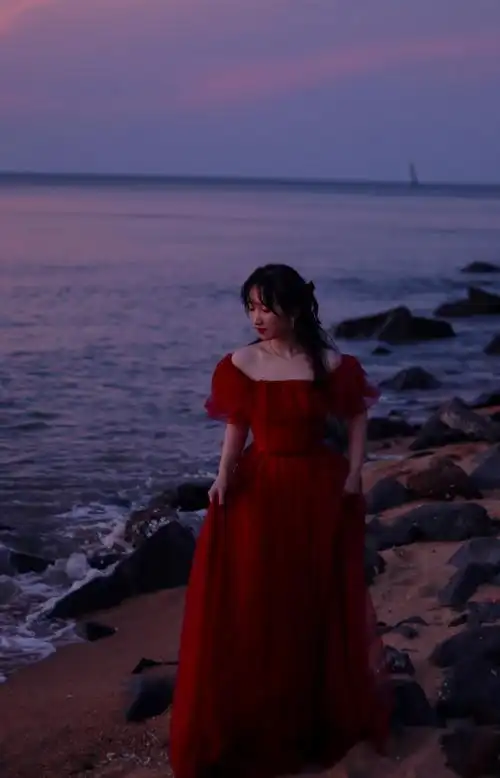 海边美女迷人写真