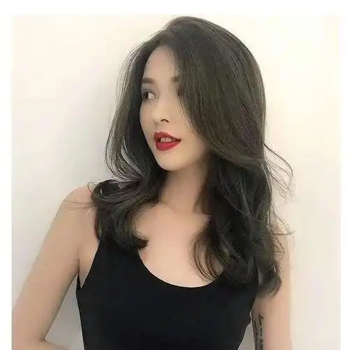 今年最流行的"摩根烫",特别适合头发细软的女生,每款都漂亮!_网易订阅