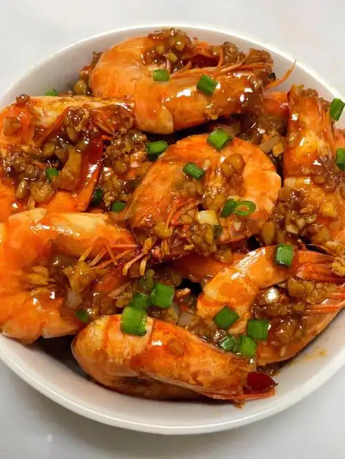 焖大虾,好吃到连壳都不想放过!酸酸甜甜的,一口气吃完一大盘!