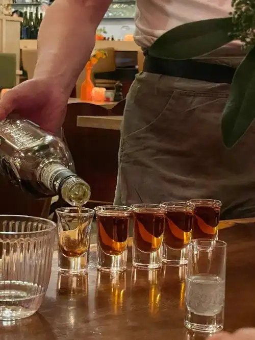 喝酒喝到开心的小酒馆blaz