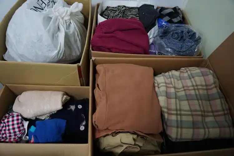 清净海生技 寒冬送暖 二手衣物爱心捐赠 全员揪团做环保公益