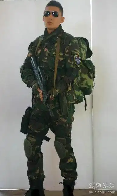 白微加盟青春军旅剧8848延续硬汉形象
