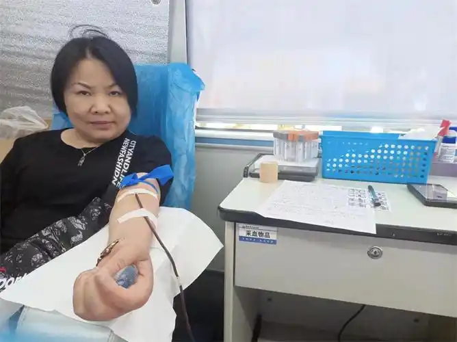 "热血教师"曹丽霞:无偿献血23年 用一臂之力传递社会正能量