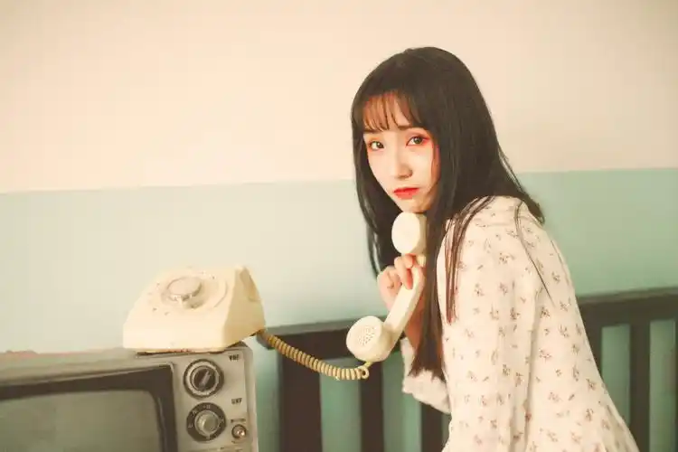 日系清新美女复古风迷人写真图片