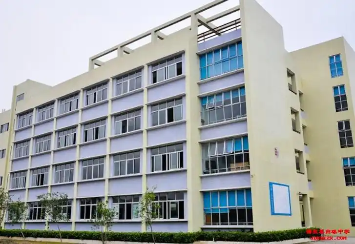 揭东县白塔中学的介绍