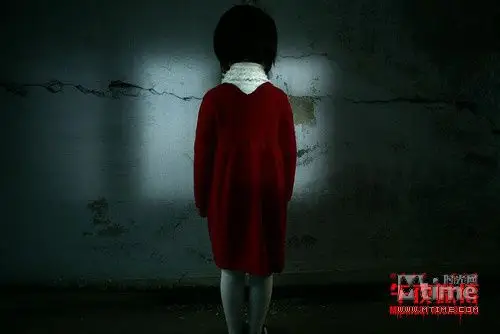 《午夜微博》红衣小女孩剧照