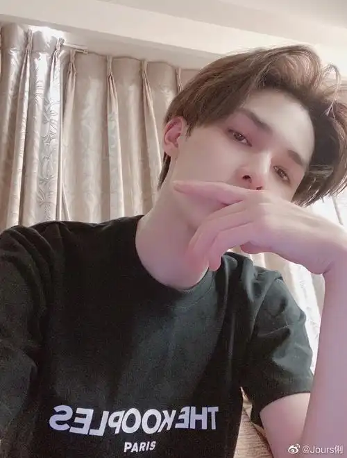 周末安利浓颜素颜傻傻分不清楚朱正廷素颜360度全展示