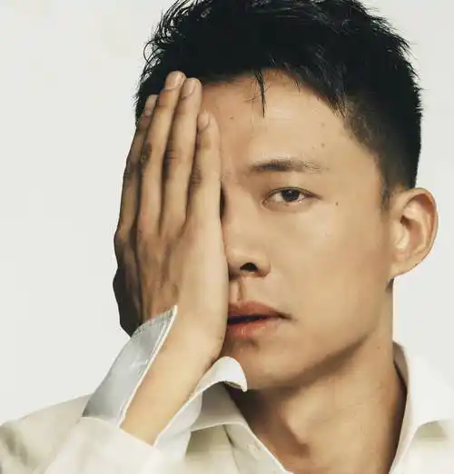 演员唐曾:是几个大爆剧的男主却不红,是38岁魅力型男却被剩下了_表演