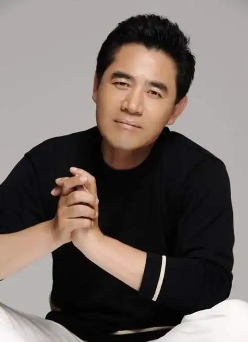 63岁陈宝国:"星二代"儿子让我焦虑烦恼