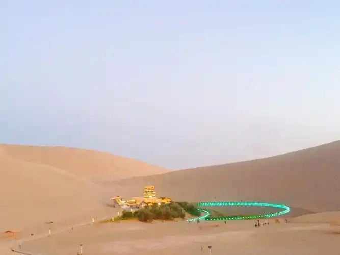 天空的镜子沙漠的眼,星星沐浴的乐园.-月牙泉#甘肃旅游