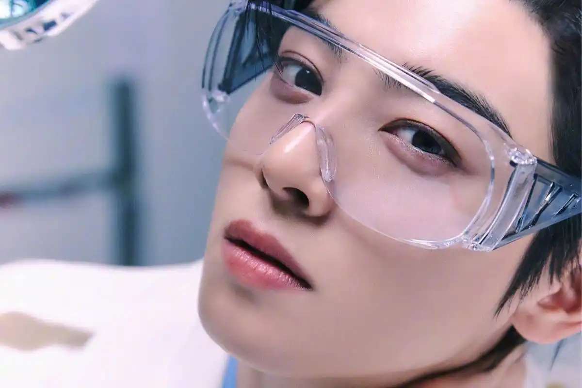 车银优笑容甜美,粉丝见面会海报公开:今年将全面爆发 前些日子,韩国