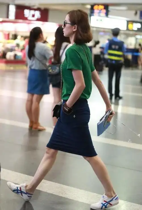 这四位女明星就因为练了芭蕾舞走路姿势都很奇怪