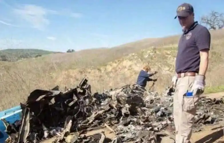 没打马赛克的科比遗骨图,遗体四分五裂(照片被工作人员泄露)