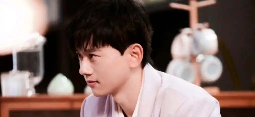 张杰侧脸好帅呀