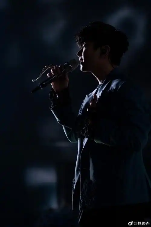 林俊杰jj20世界巡回演唱会##jj20andbeyond##在林俊杰演唱会重拾坷种