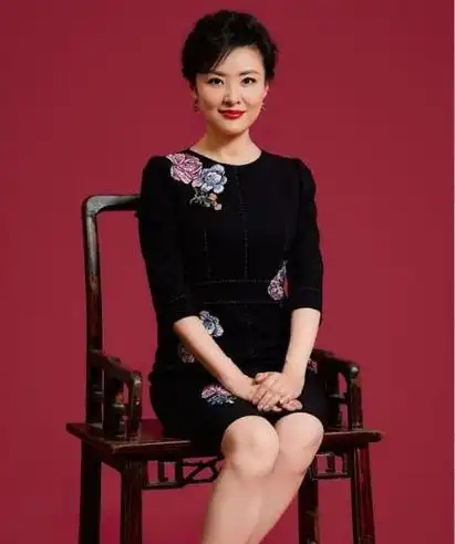 央视女主持人周涛与董卿不同路同样辉煌