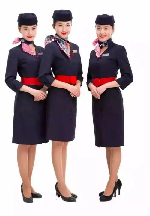 东方航空公司对于空姐制服一直是邀请法国知名品牌设计,重金打造空姐