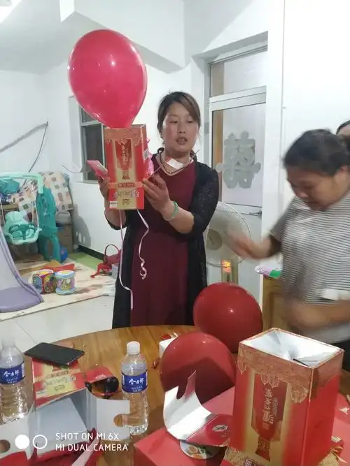为喜公公喜婆婆制作帽子!