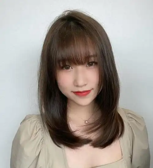 新款中长发发型图片 发型这么剪让人百看不厌