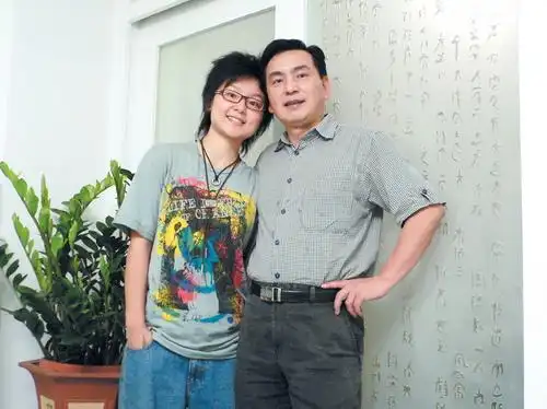 广州唱区冠军周笔畅与父亲