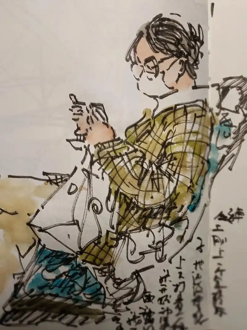 公交车上的速写人 - 抖音