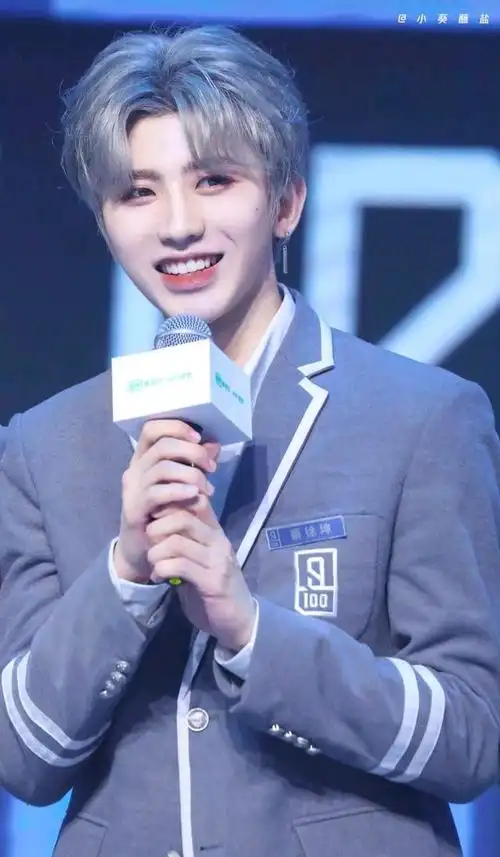 蔡徐坤庆祝出道六周年,线上音乐会展现深厚粉丝情谊!