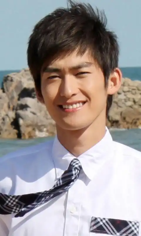 张翰帅气男星图片手机壁纸-明星-手机壁纸下载-美桌网