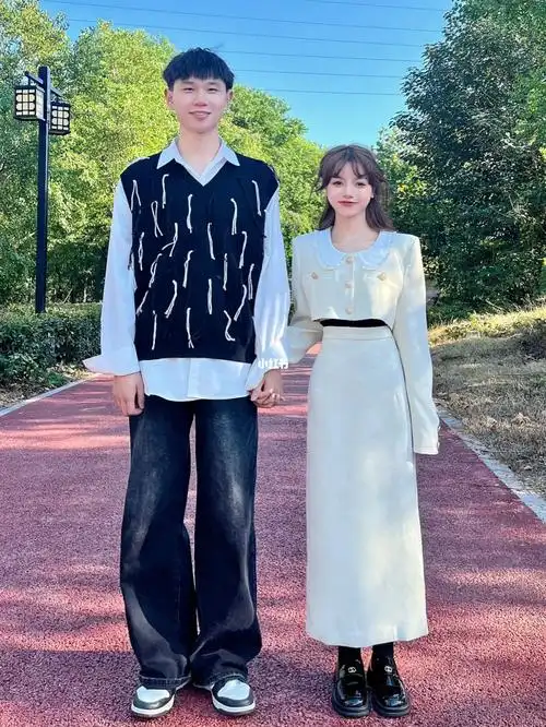 15377183情侣266套上短下长也太显高了吧