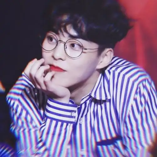 204.金珉锡头像(色散滤镜)