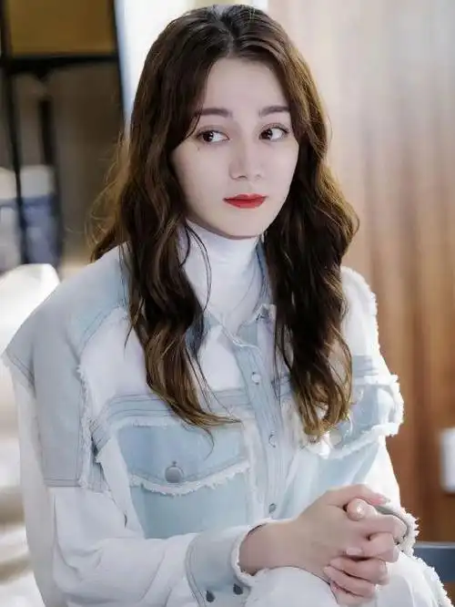 听说有很多人喜欢我们放总|迪丽热巴_新浪新闻