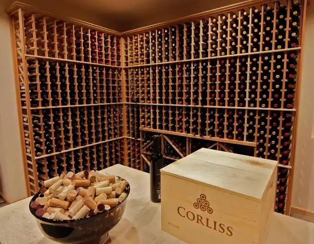 欧式别墅气派豪华酒窖装修效果图