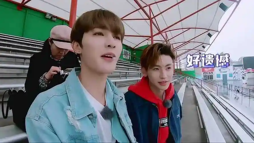 小鬼朱正廷怼人太搞笑尤长靖委屈向董又霖求安慰