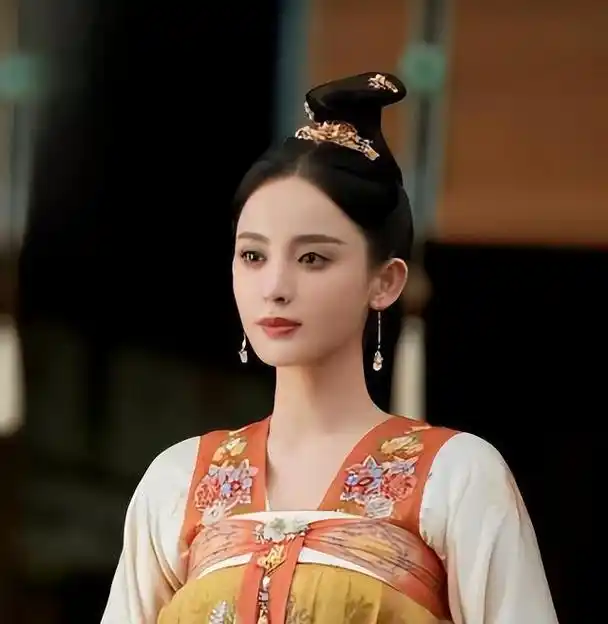 7位女星,各有各的苦衷 这7位女明星,包括景甜,娜扎,杨蓉,李沁,陈紫函