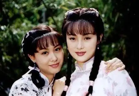 朱茵蒋勤勤最近新消息(蒋勤勤和朱茵比美)(25)