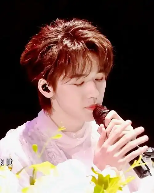 宋亚轩10秒笑容