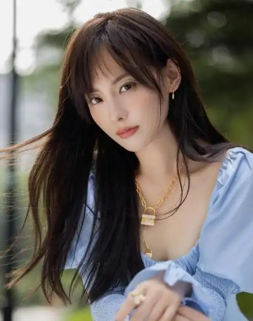 "空壳阔太"张嘉倪:两年两胎却仍被豪门拒绝