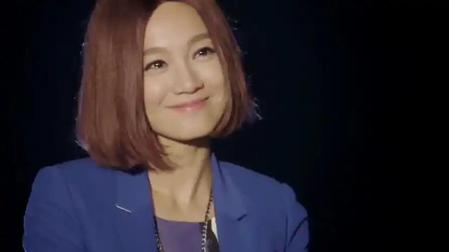 周晓鸥为朱丹倾情演唱 《爱不爱我》 震撼全场